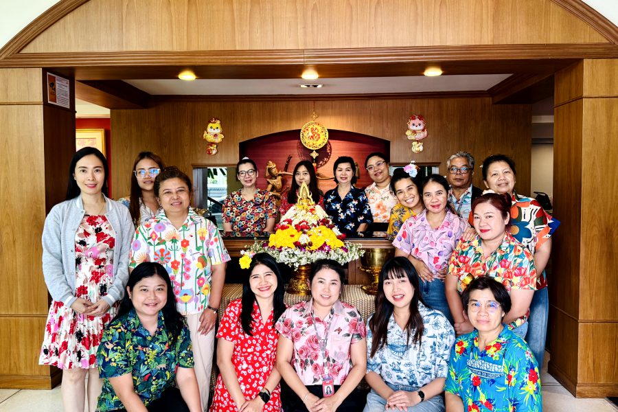 กลุ่มบริษัท SCB, SMC ร่วมกันจัดพิธีสรงน้ำพระ และรดน้ำดำหัวผู้ใหญ่ ในวันสงกรานต์ ปี 2568